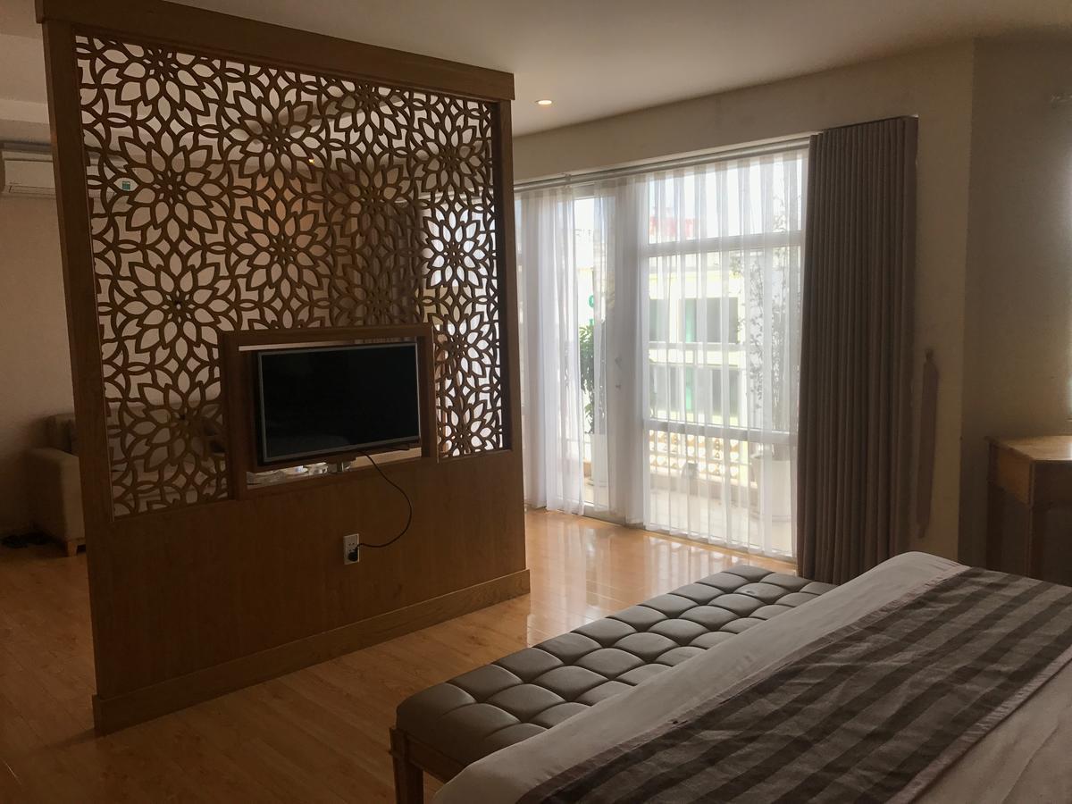 Elegant Hotel Pleiku Esterno foto