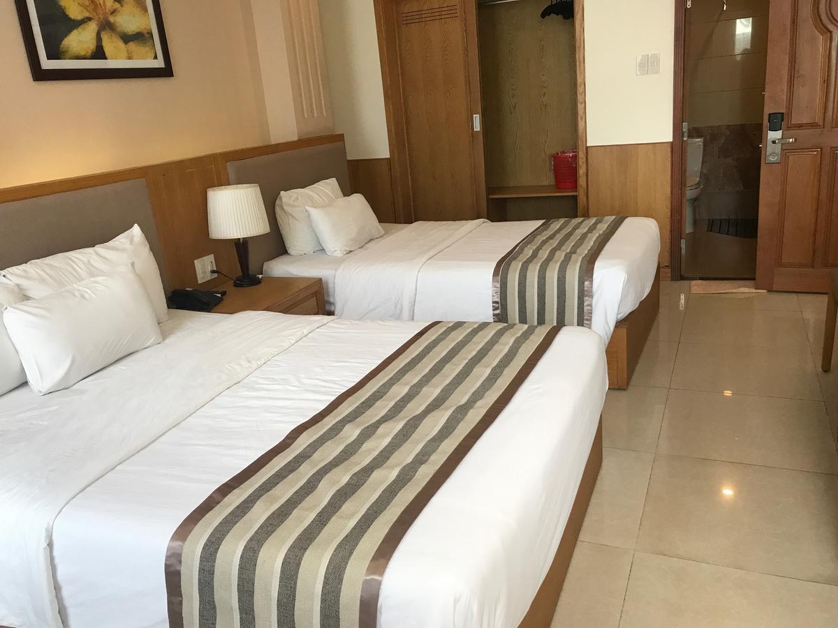 Elegant Hotel Pleiku Esterno foto