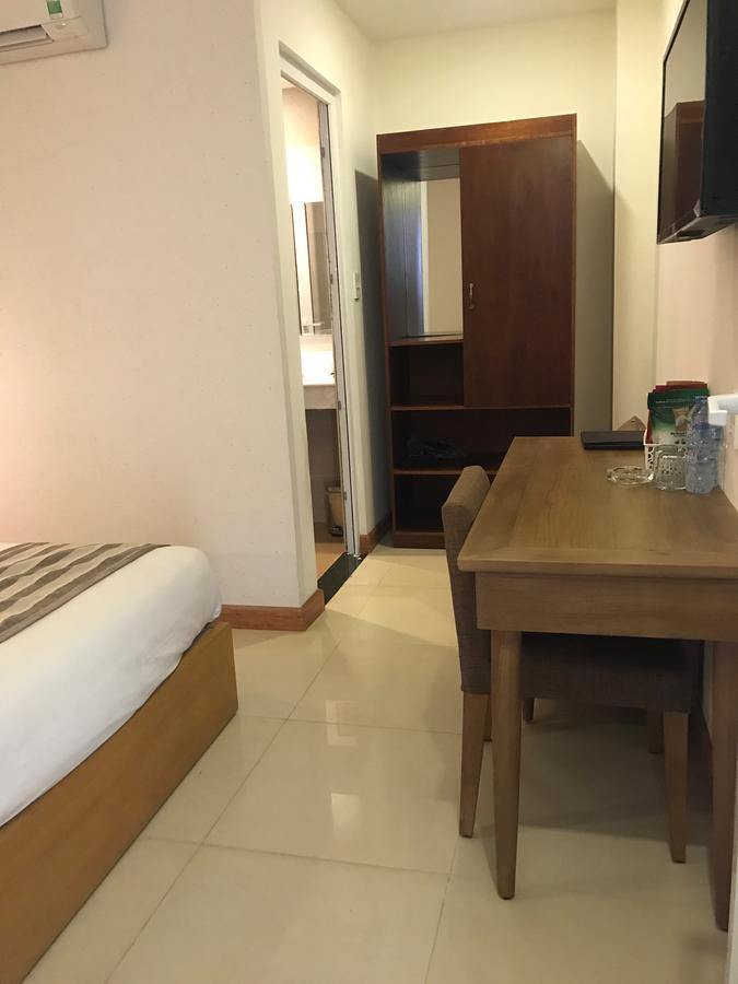 Elegant Hotel Pleiku Esterno foto