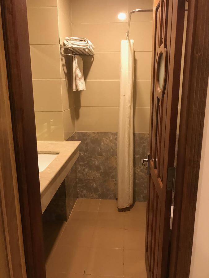Elegant Hotel Pleiku Esterno foto