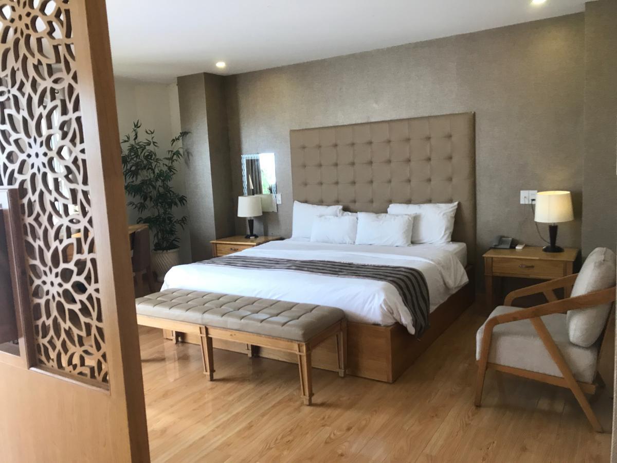 Elegant Hotel Pleiku Esterno foto