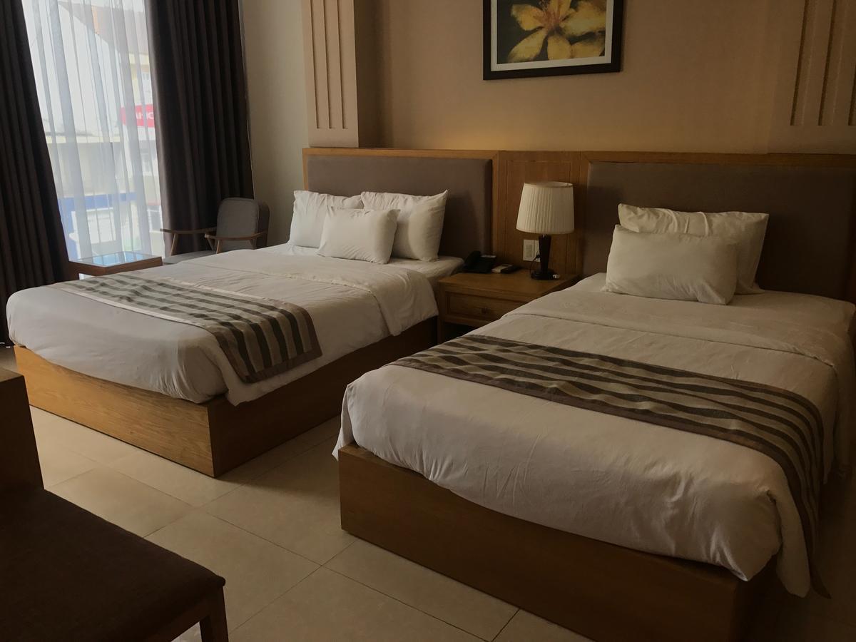 Elegant Hotel Pleiku Esterno foto