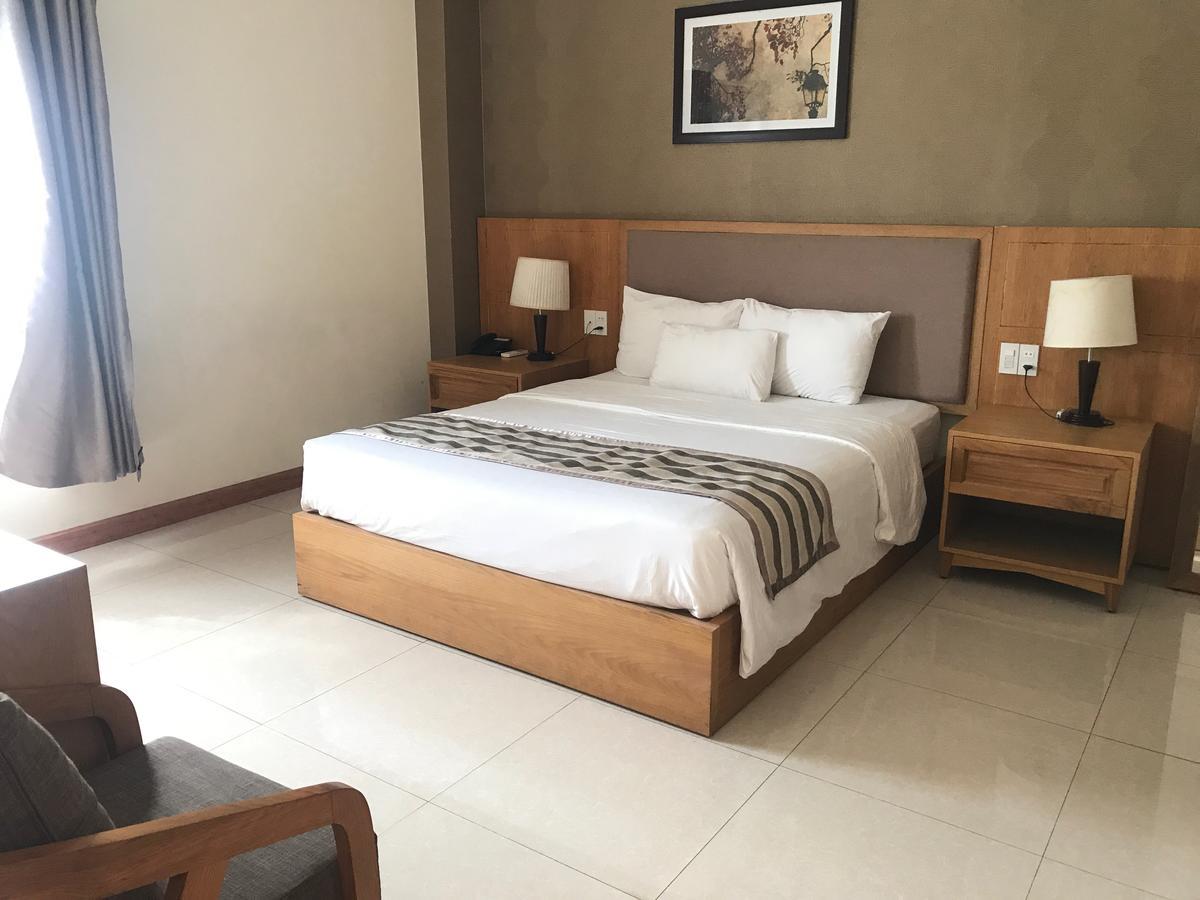 Elegant Hotel Pleiku Esterno foto